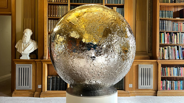 Close up of a 20cm mini-moon